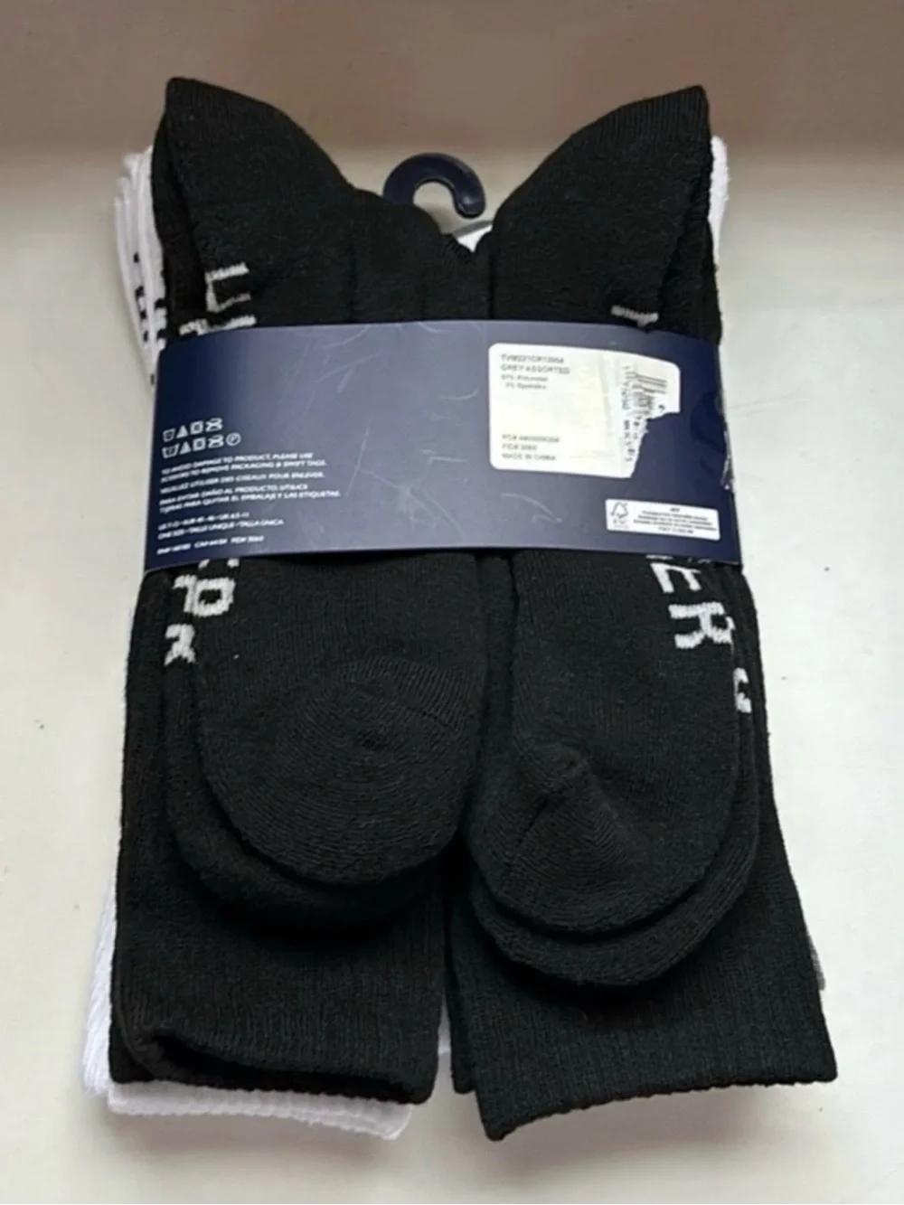 New Tommy Hilfiger Crew Socks Men’s 5 Pair Multicolor Activewear Athletic Casual